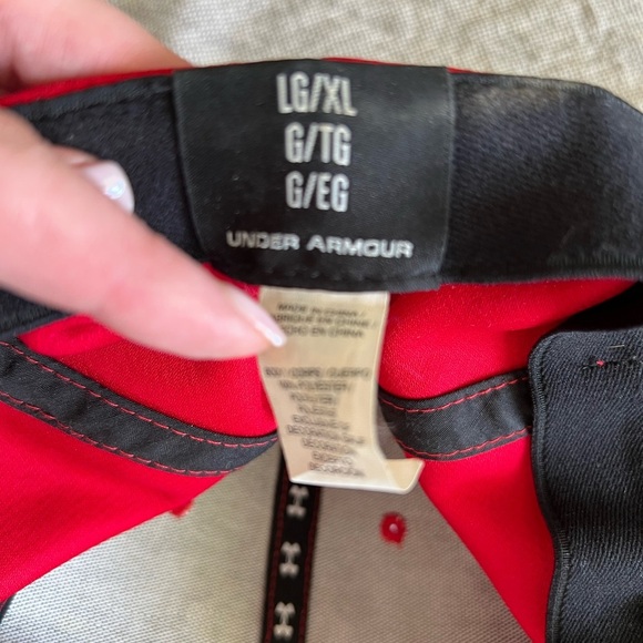 Men’s Under Armour Red Cap, size L/XL, EUC, black and red, casual, sports - Picture 4 of 5